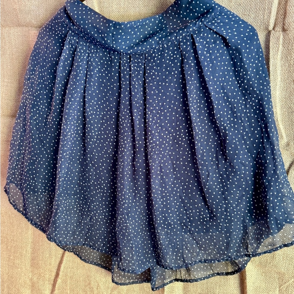 GAP Blue With White Triangle Pattern Pleated Mini Skirt for Casual Wear